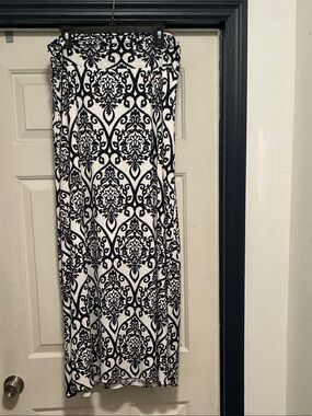 Kaileigh Navy and White Damask Maxi Skirt